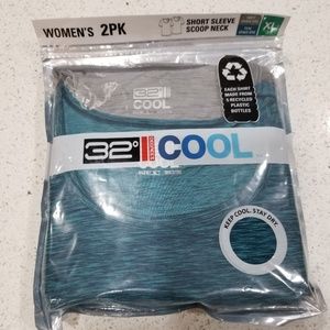NWT 32 Degree Cool 2 Pack Scoop Neck Shirt SS